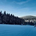 بيت ضيافة Myslivna